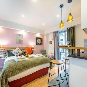 Studio met een King Size Bed